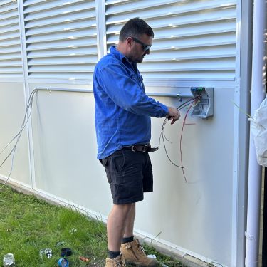 electrician north lakes Electrician Moffat Beach electrician Pelican Waters